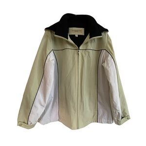 NWOT, LIZ CLAIBORNE RAIN RESISTANT, HOODED PARKA. SIZE L. LIKE NEW.